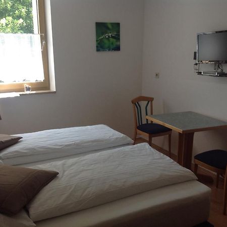 Pension Lindengarten Нюрнберг Экстерьер фото