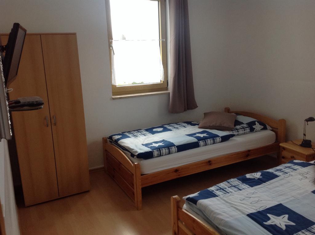 Pension Lindengarten Нюрнберг Экстерьер фото